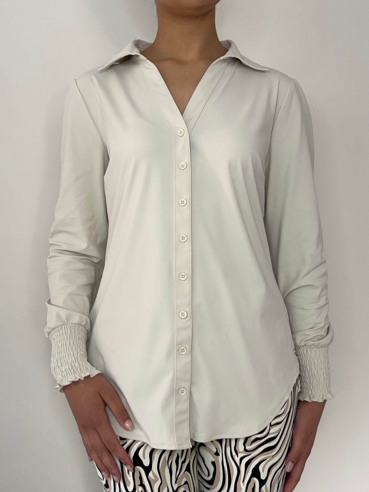 Daelin Elize Travelstof Beige Blouse Front