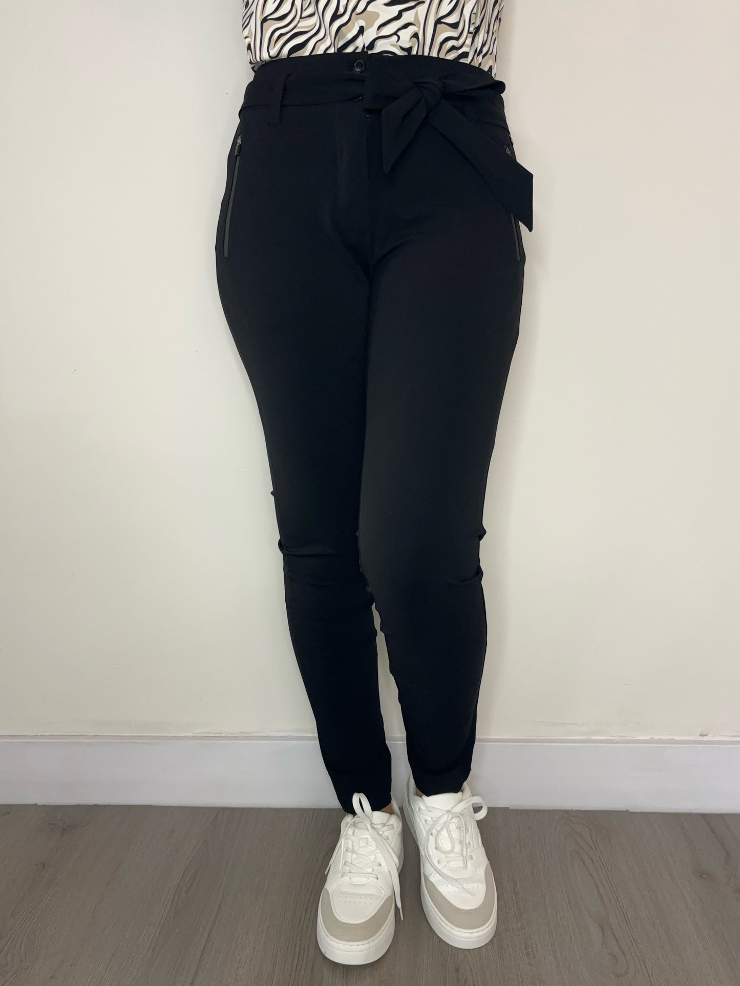 Daelin Foxy Travelstof Broek zwart front