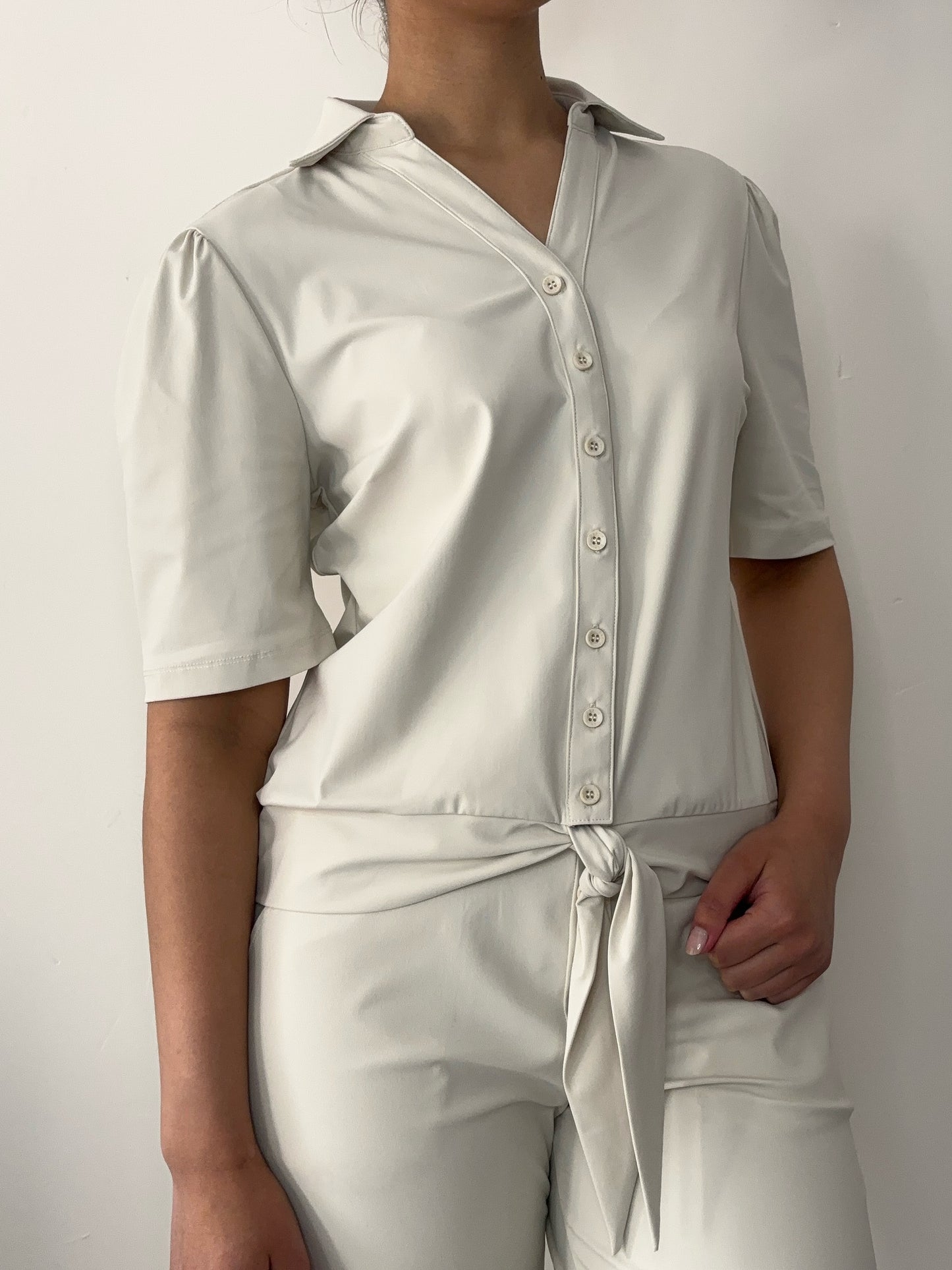 Daelin Fylena Blouse met strik beige front