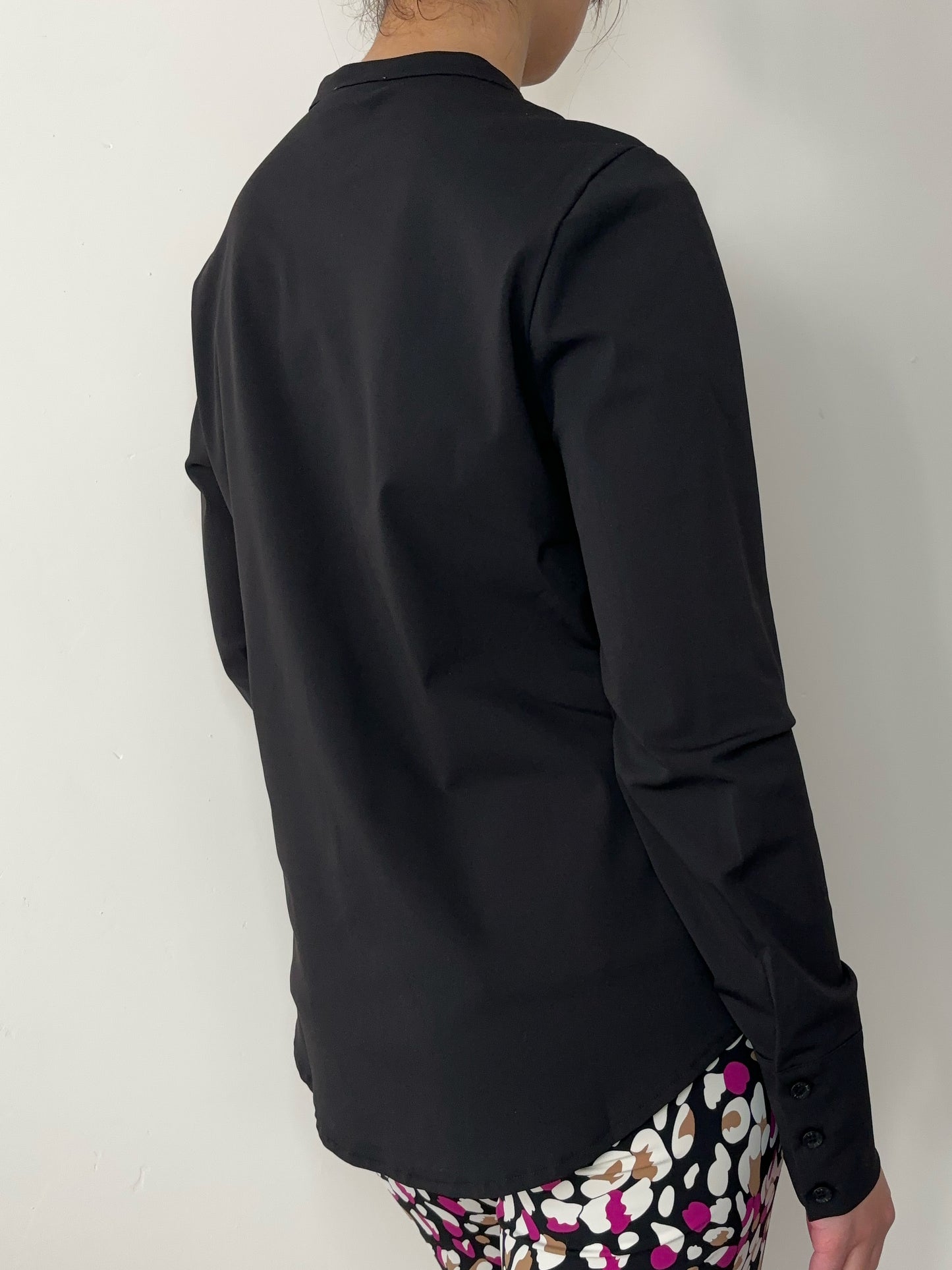 Daelin Gwen Travelstof Blouse zwart back