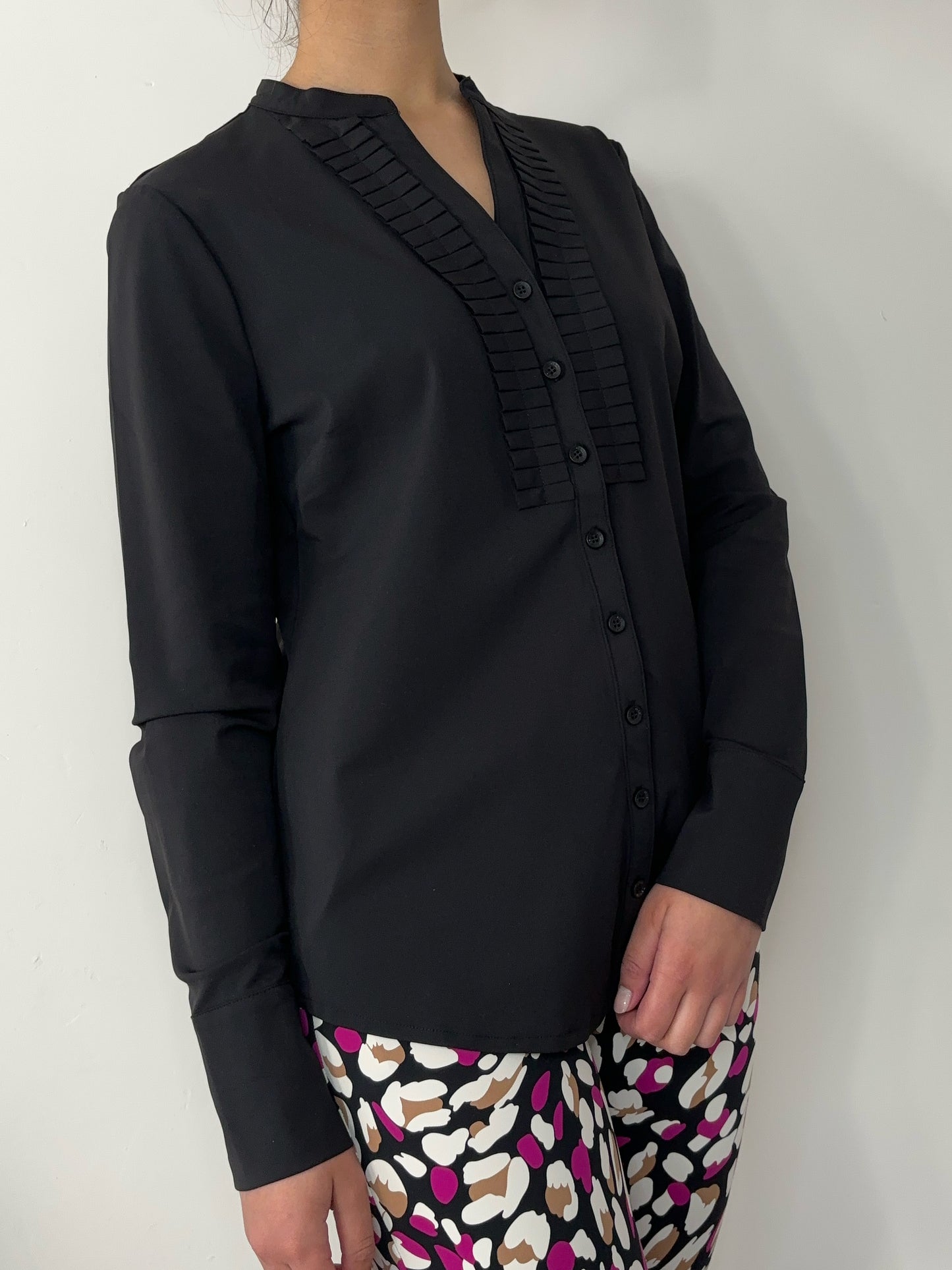 Daelin Gwen Travelstof Blouse zwart front