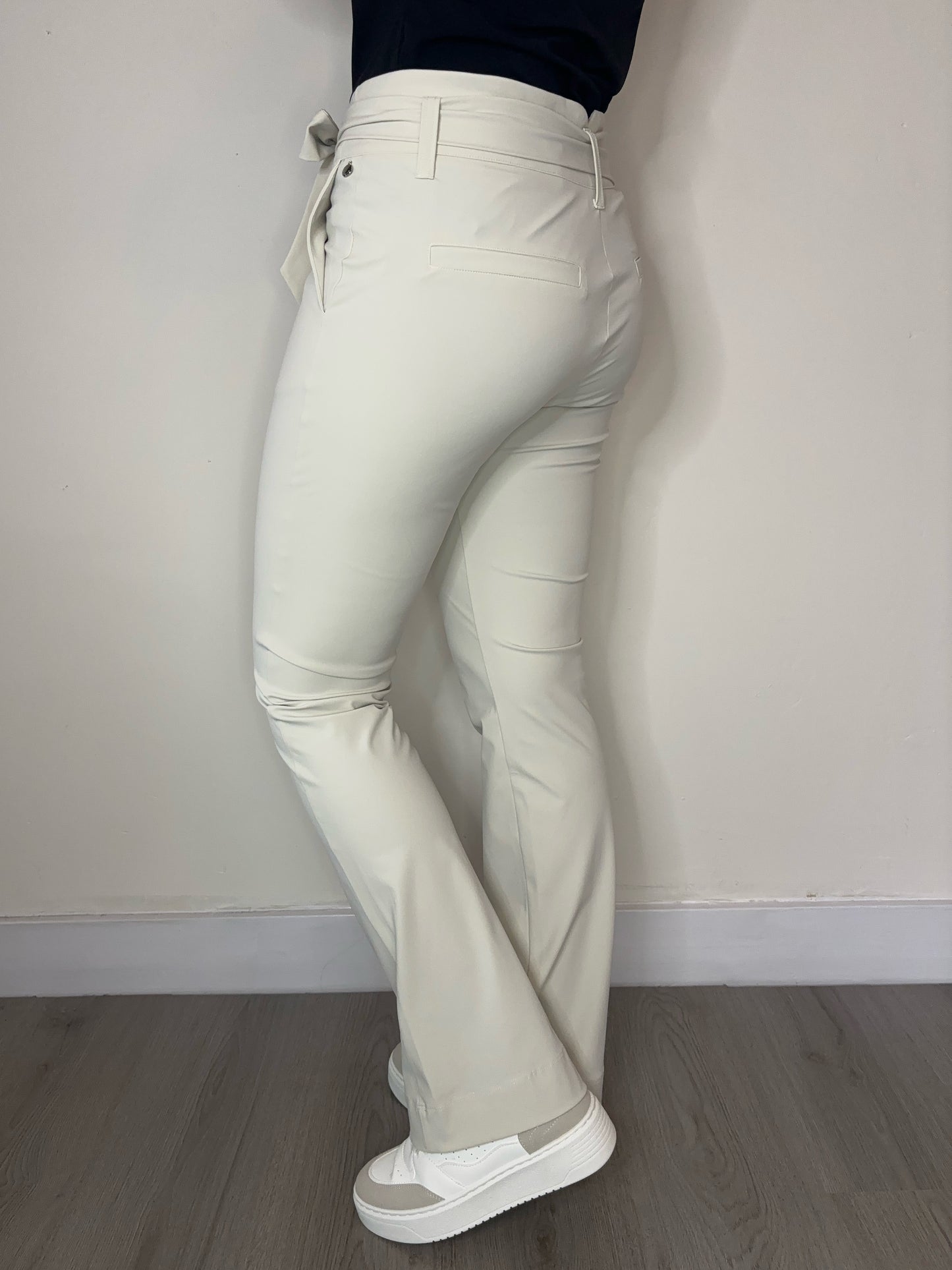 Daelin Zoë Travelstof Broek beige back
