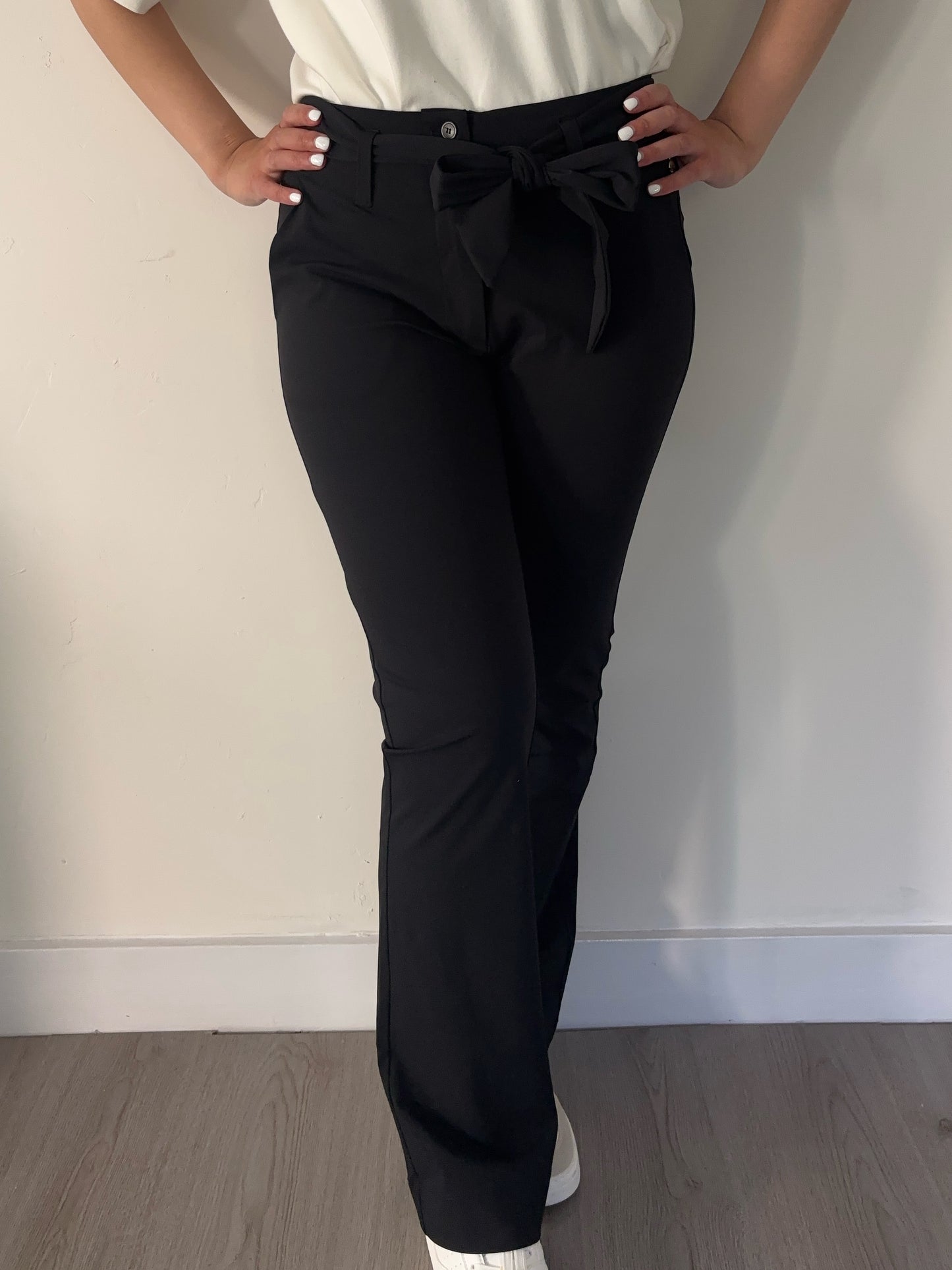 daelin_zoe_travelstof_broek_zwart