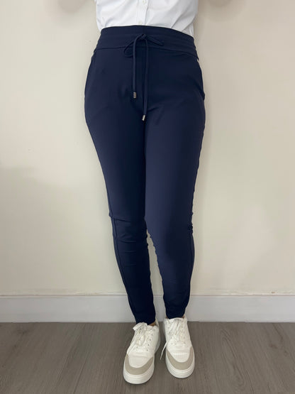 Daelin Faye Travelstof Broek donker blauw