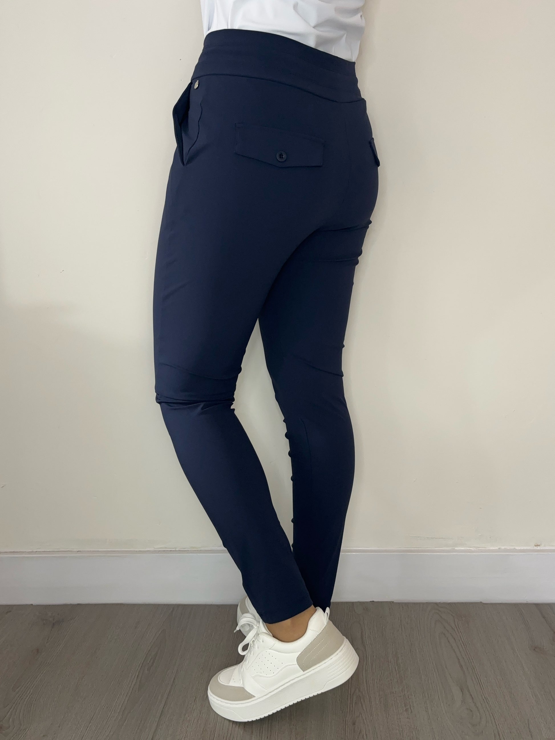 Daelin Faye Travelstof Broek donker blauw back