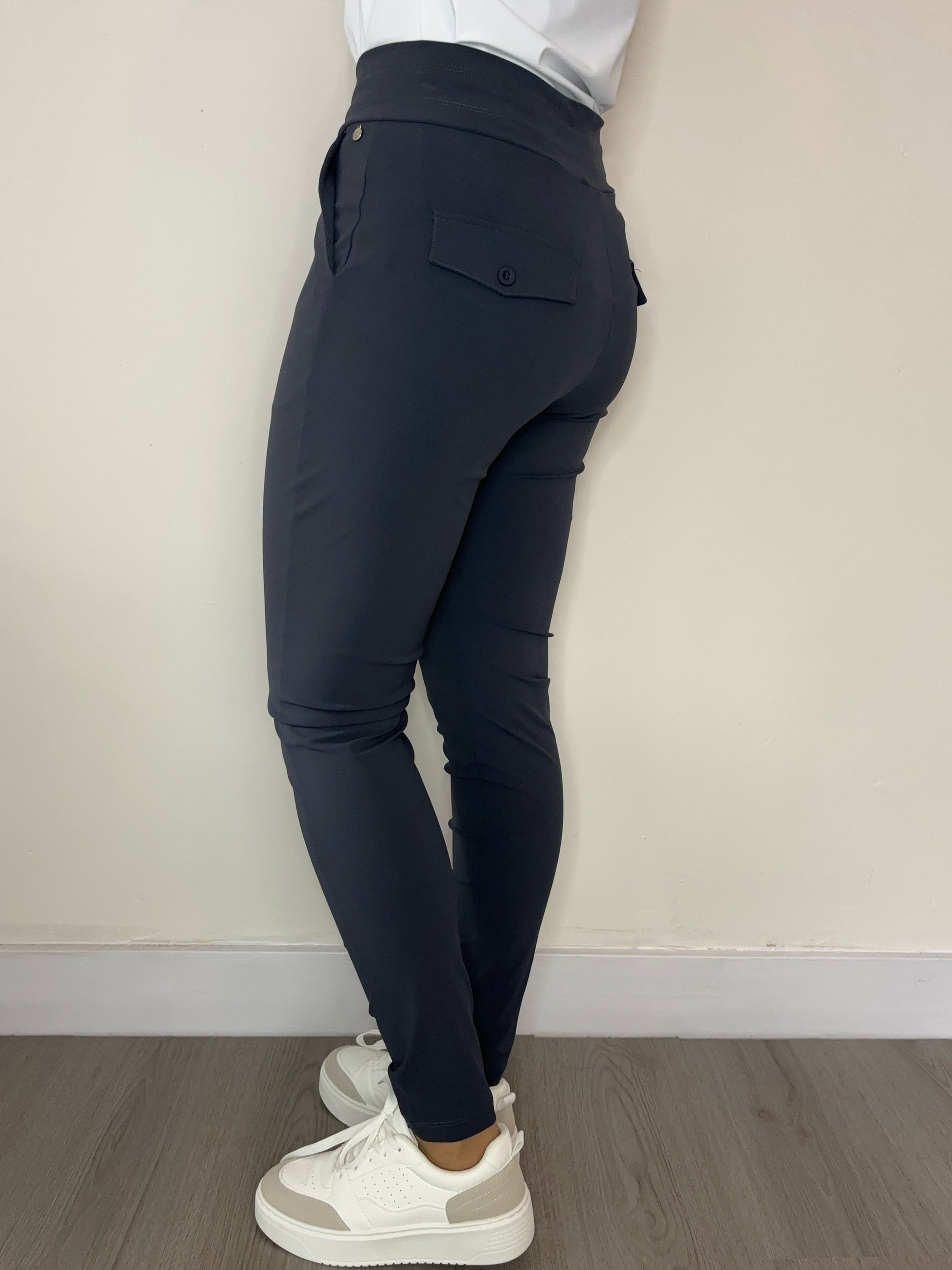 Daelin Faye Travelstof Broek grijs back