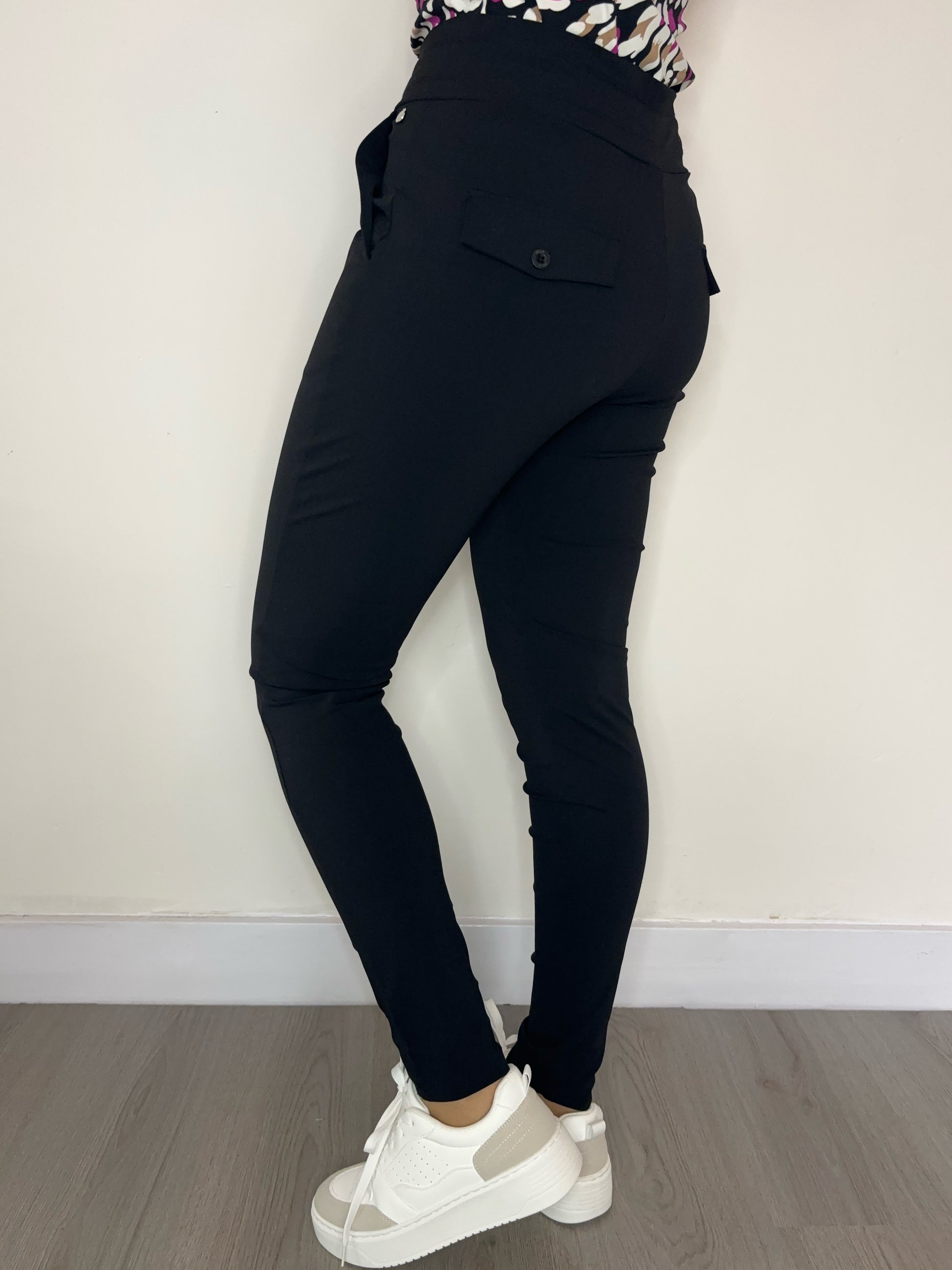 Daelin Faye Travelstof Broek zwart back