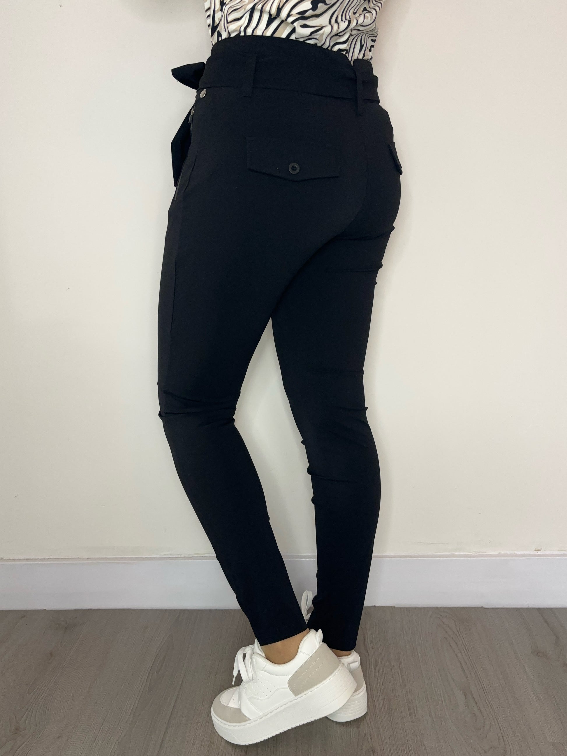 Daelin Foxy Travelstof Broek zwart back