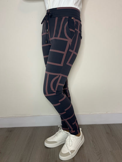 Daelin Gaby Travelstof Broek graphic stripes print 