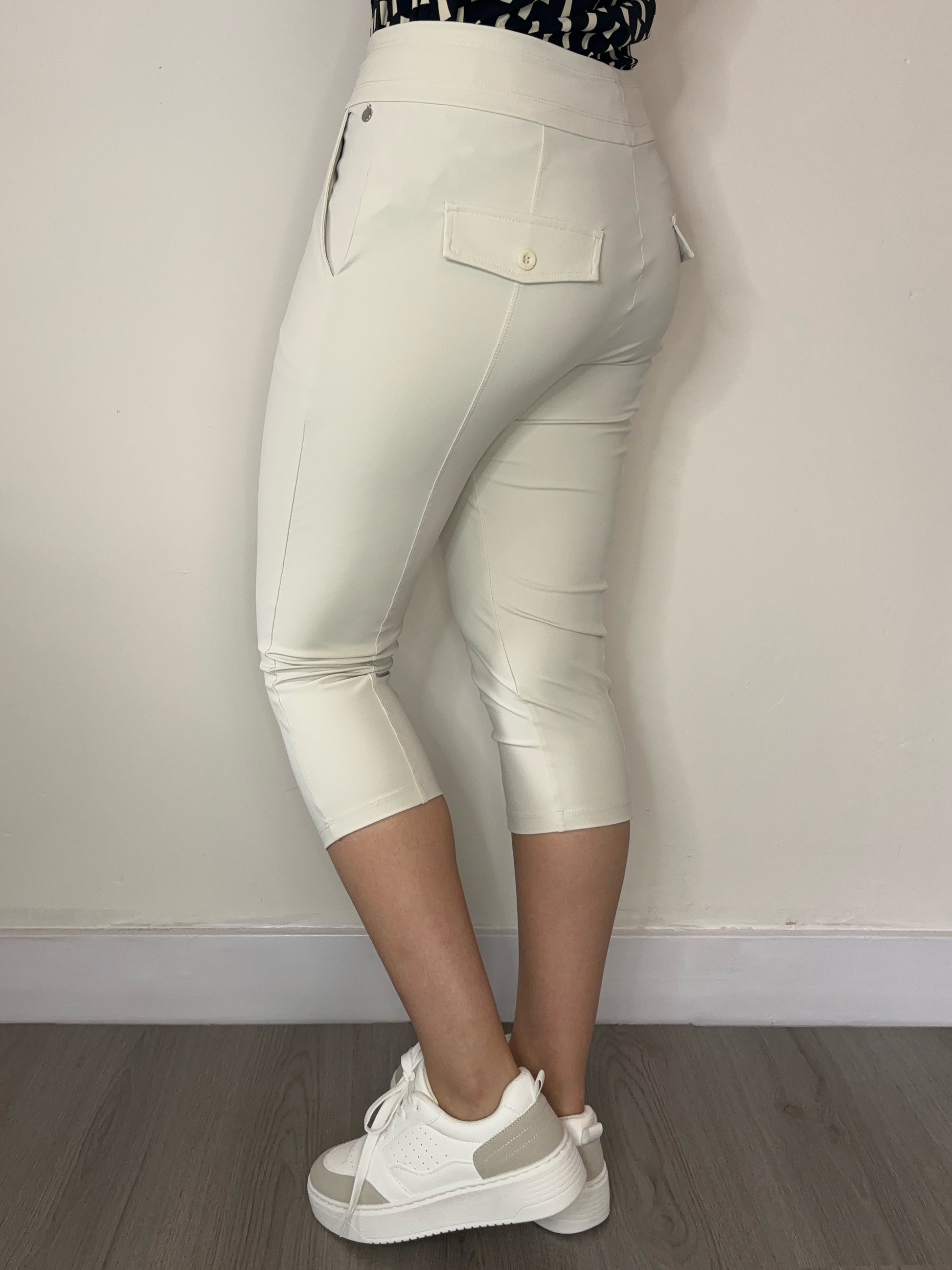 Daelin Hailey Travelstof 3/4 Broek beige back