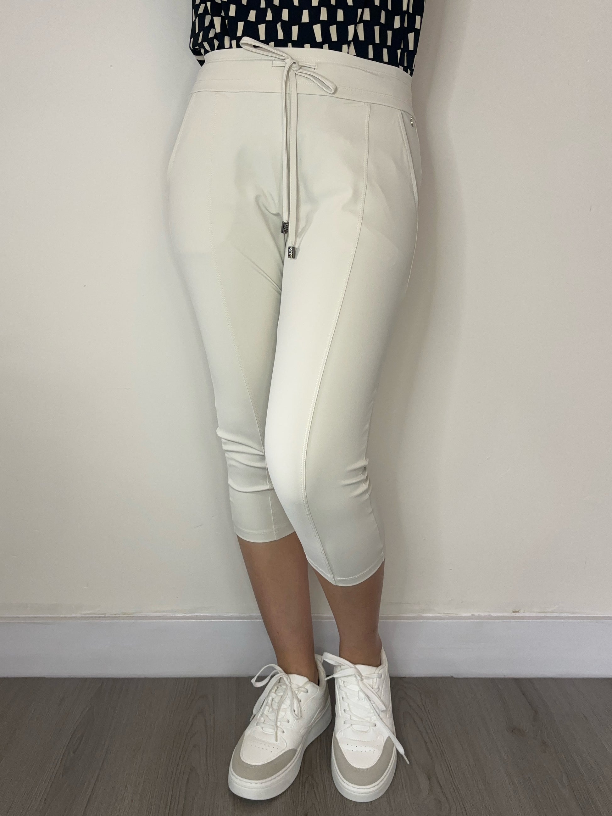 Daelin Hailey Travelstof 3/4 Broek beige front