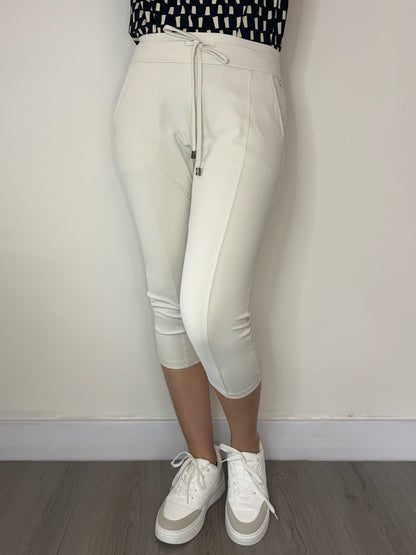 Daelin Hailey Travelstof 3/4 Broek beige front