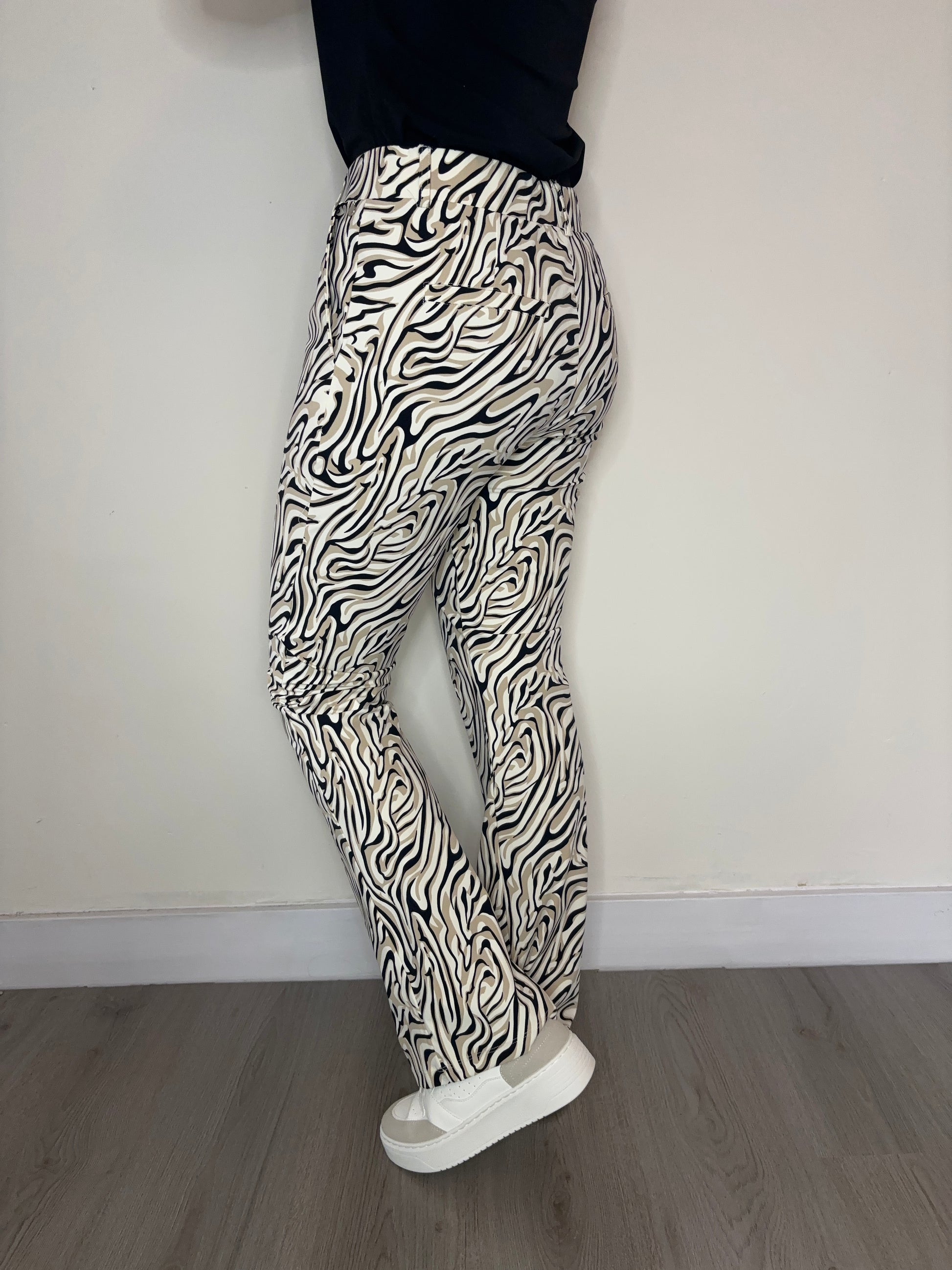 Daelin Kimberly Travelstof Broek zebra print back