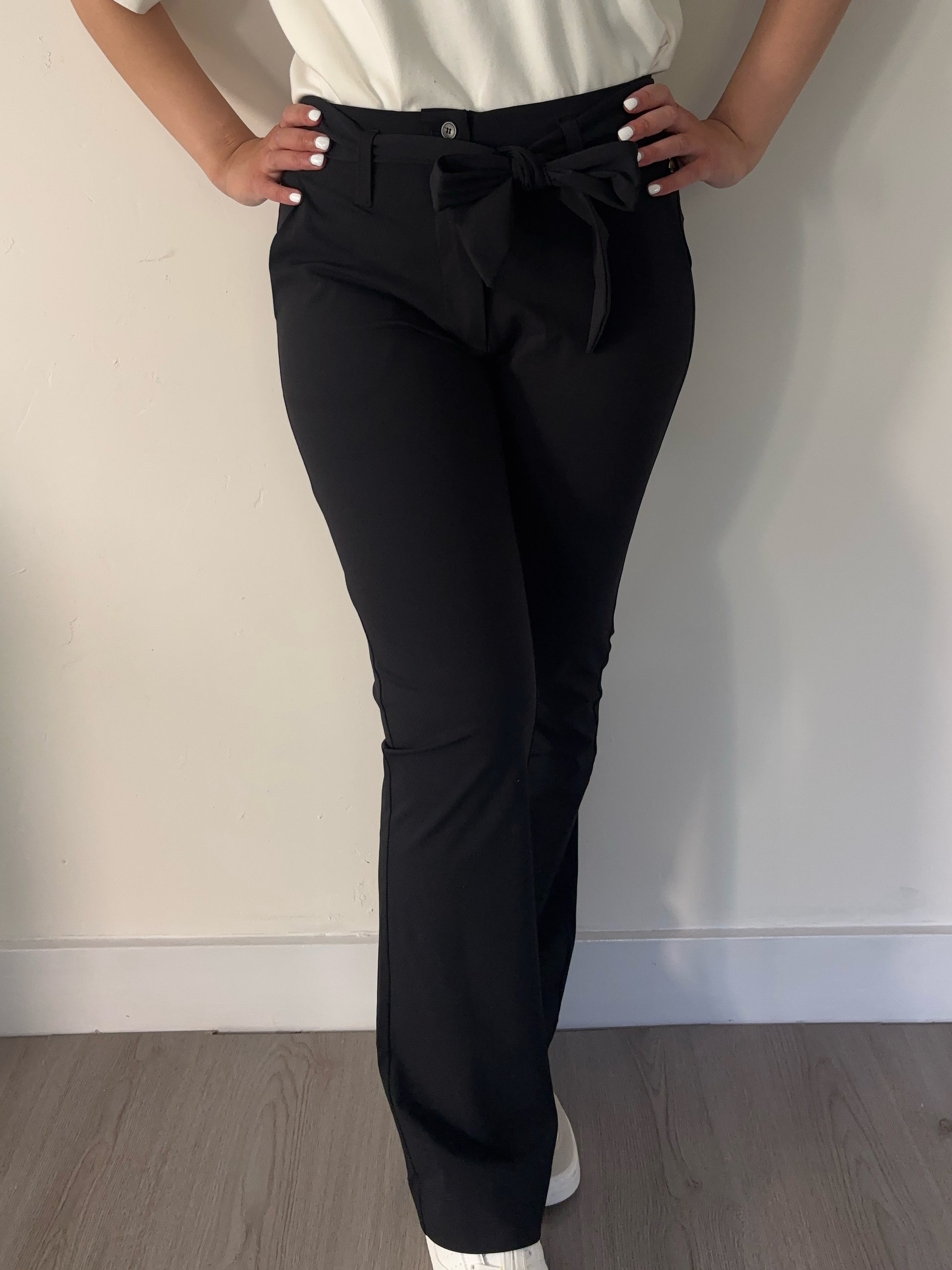 daelin_zoe_travelstof_broek_zwart